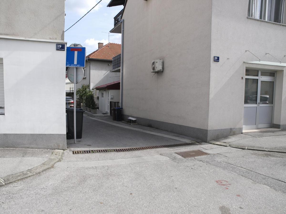 Cozy Studio Apartment Tian In Zagreb Eksteriør billede